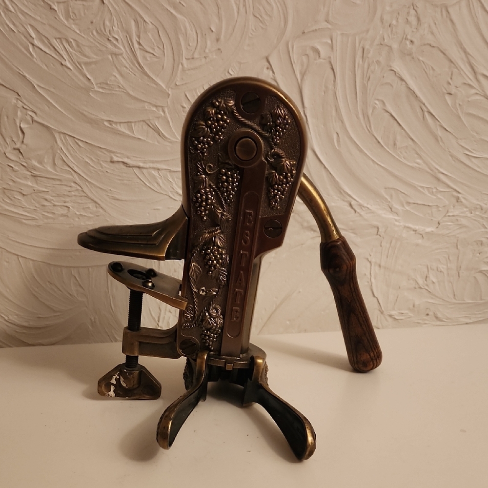 Rogar Estate Bronze Wine Bottle Corkscrew Opener Counter Top Mount